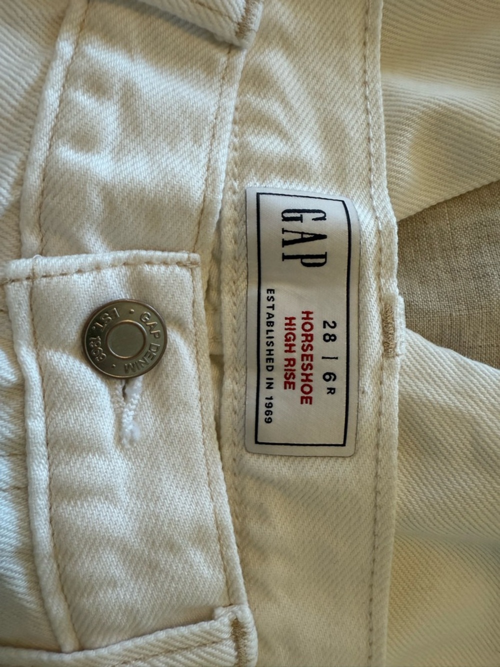 NWT GAP Horseshoe High Rise Off White Jeans - Picture 4 of 10